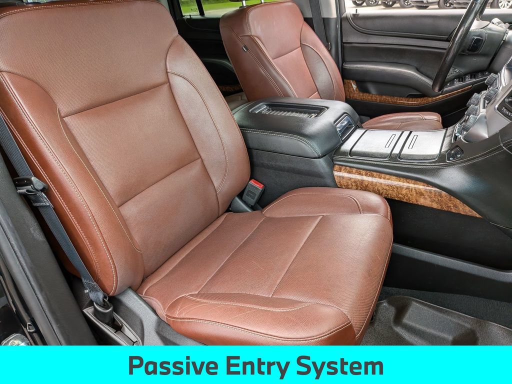Used 2019 Chevrolet Suburban Premier w/ Premier Plus Edition AWD/4WD image 32