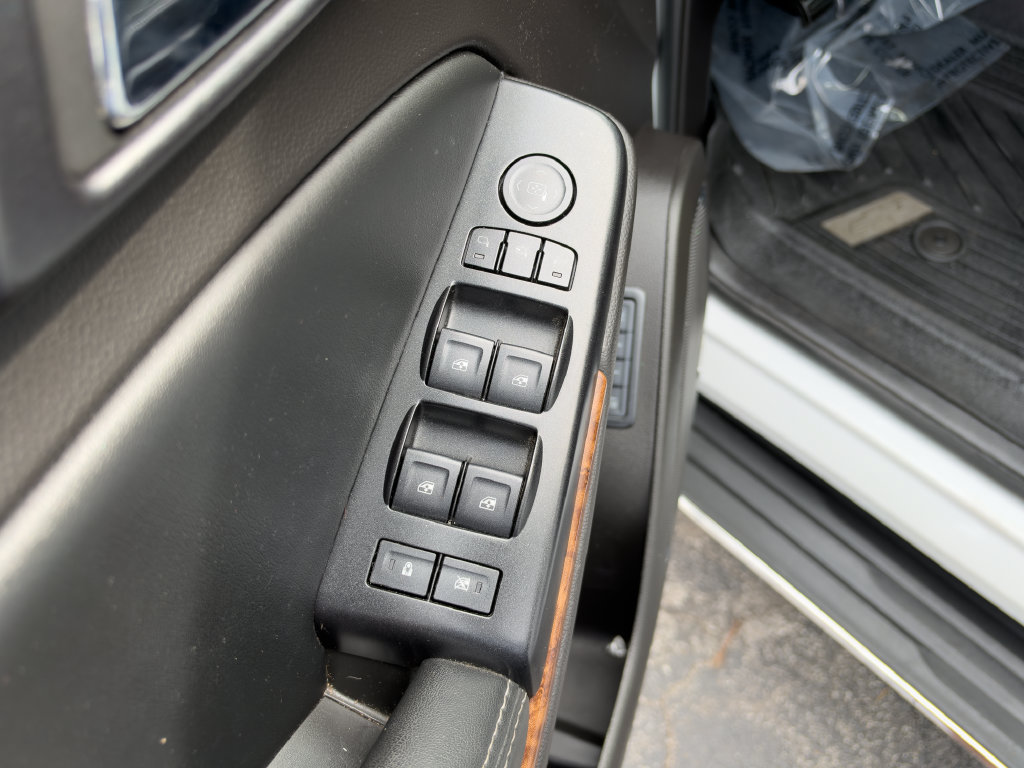 Used 2017 Chevrolet Tahoe Premier AWD/4WD image 24