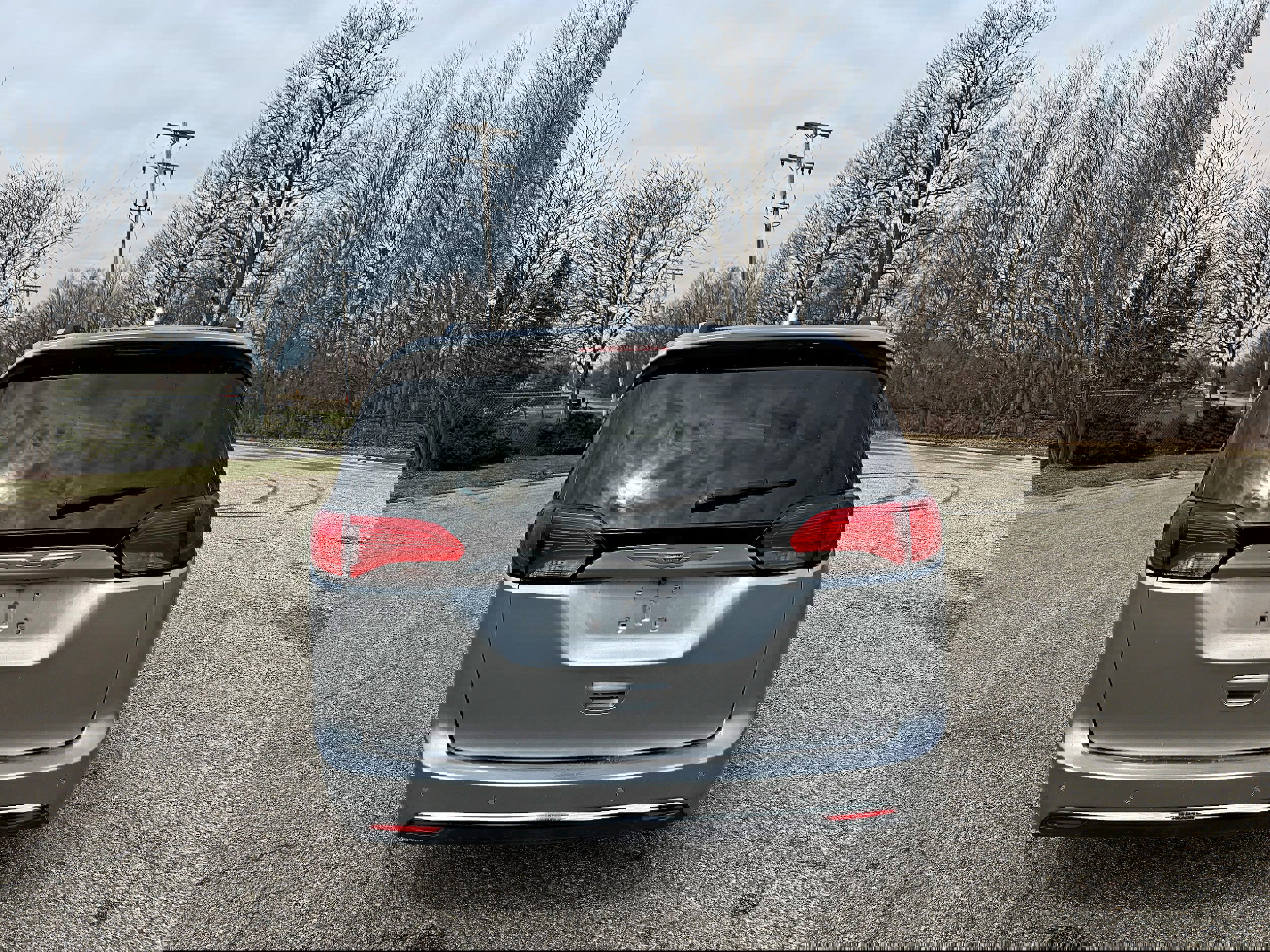 Used 2020 Chrysler Pacifica Touring-L image 8