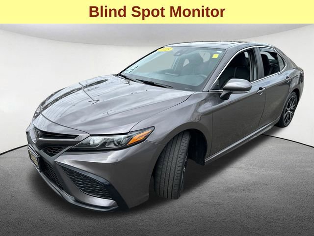 Used 2023 Toyota Camry SE w/ Cold Weather Package image 5