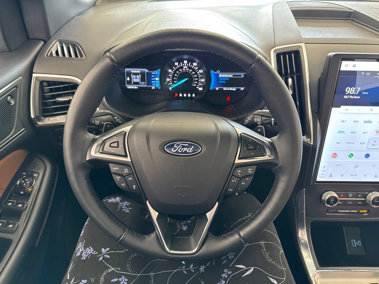 Used 2024 Ford Edge Titanium w/ Titanium Elite Package AWD/4WD image 19