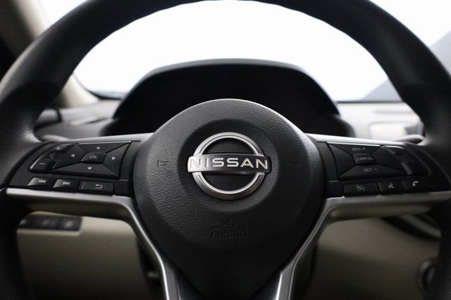 Used 2024 Nissan Altima 2.5 SV image 14