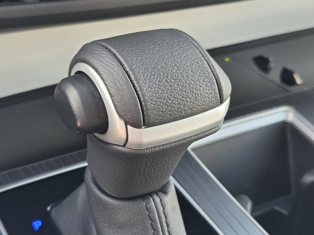 Used 2026 Toyota Sienna XLE FWD image 21