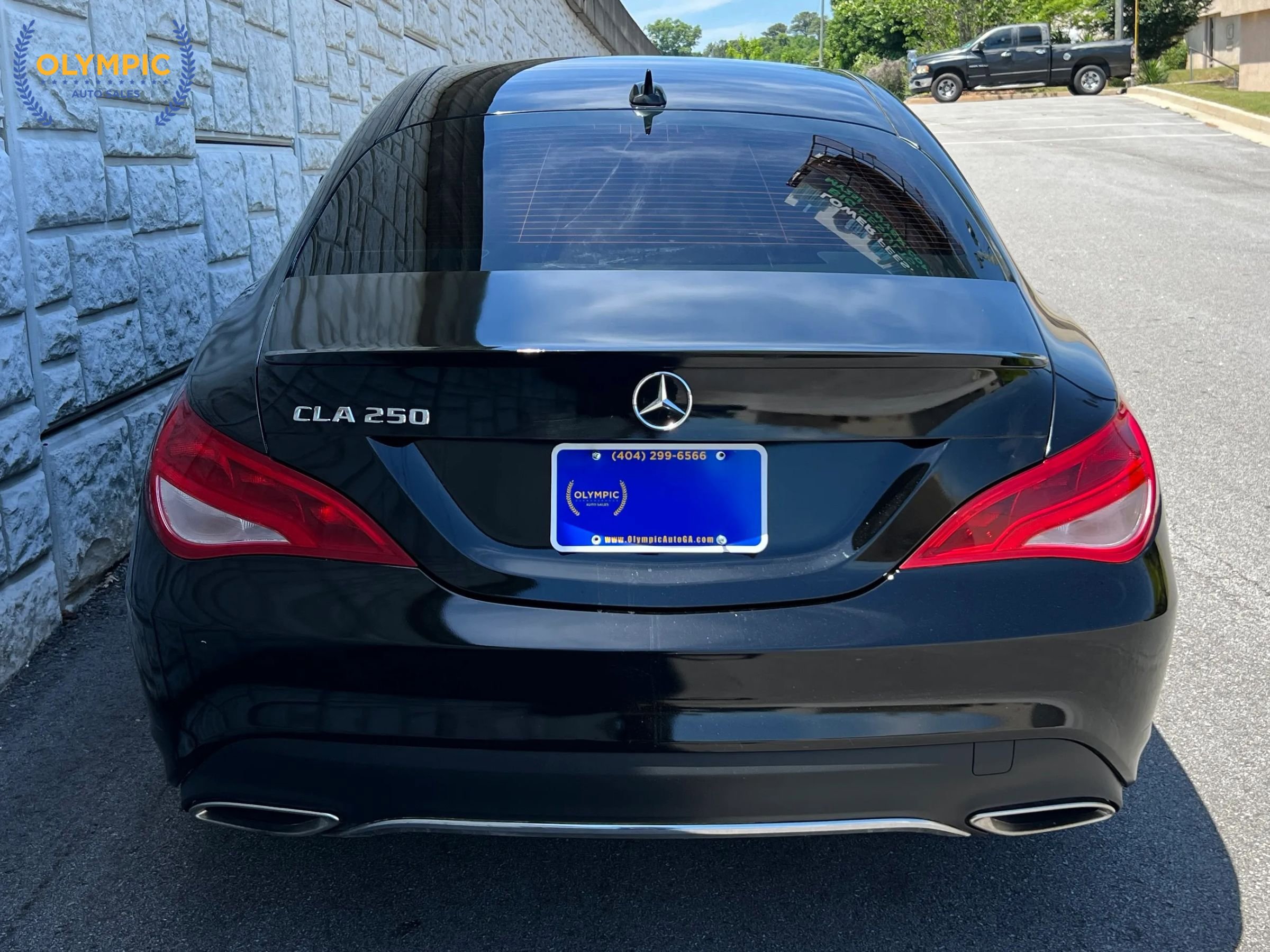 Used 2018 Mercedes-Benz CLA 250 w/ Convenience Package image 5