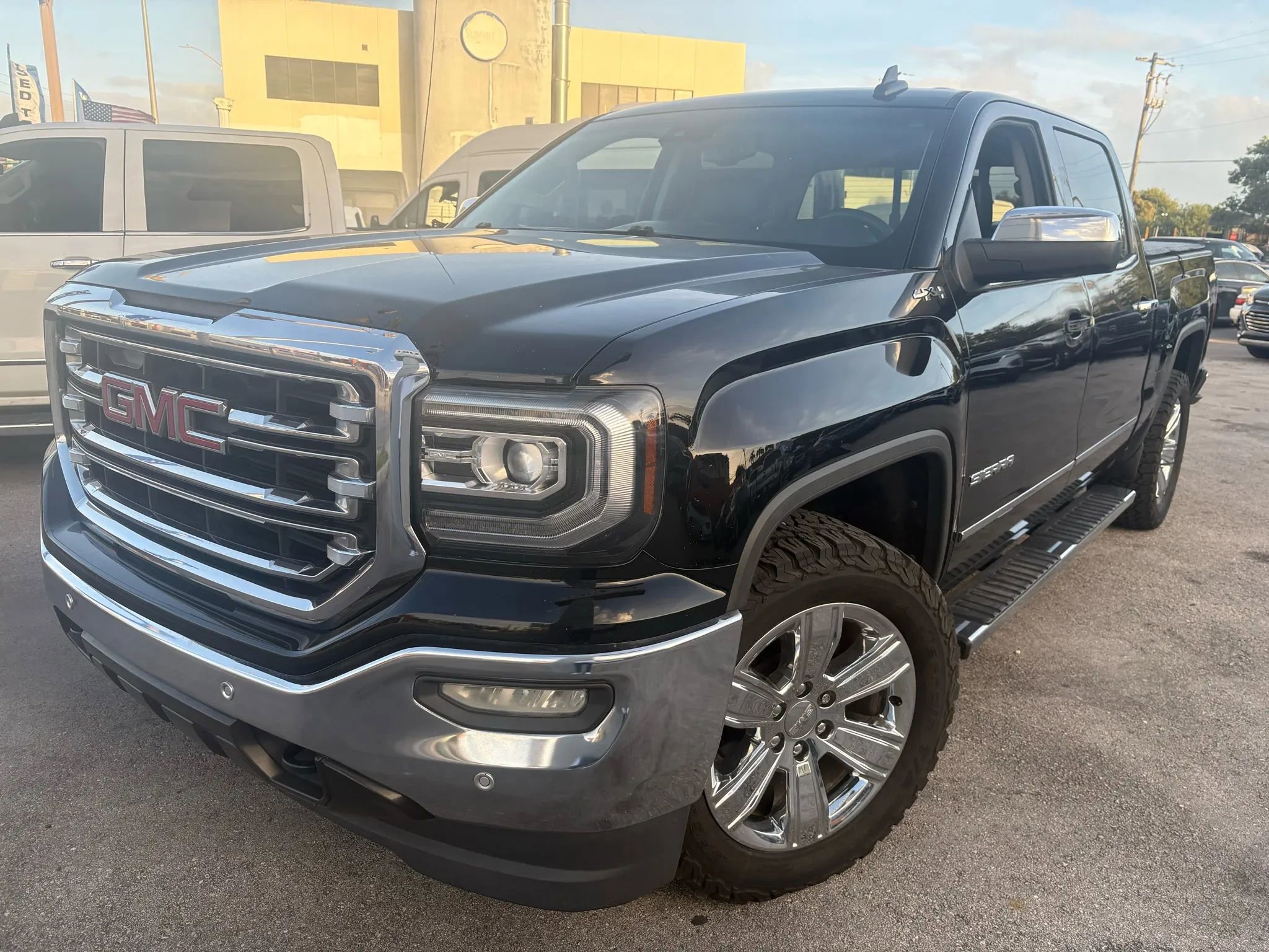 Used 2017 GMC Sierra 1500 SLT AWD/4WD image 1