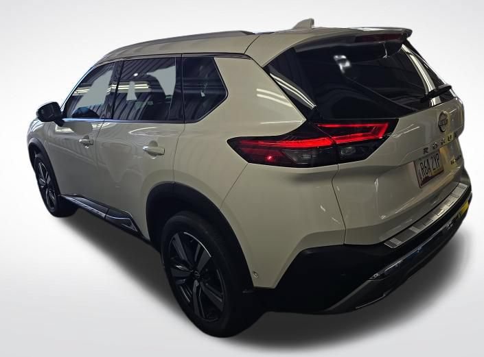Used 2023 Nissan Rogue Platinum w/ Platinum Premium Package FWD image 5