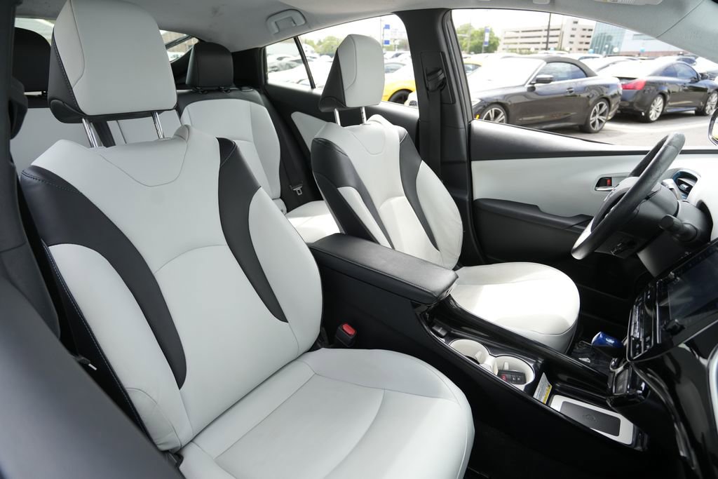 Used 2017 Toyota Prius Four w/ Advanced Technology Package FWD image 27