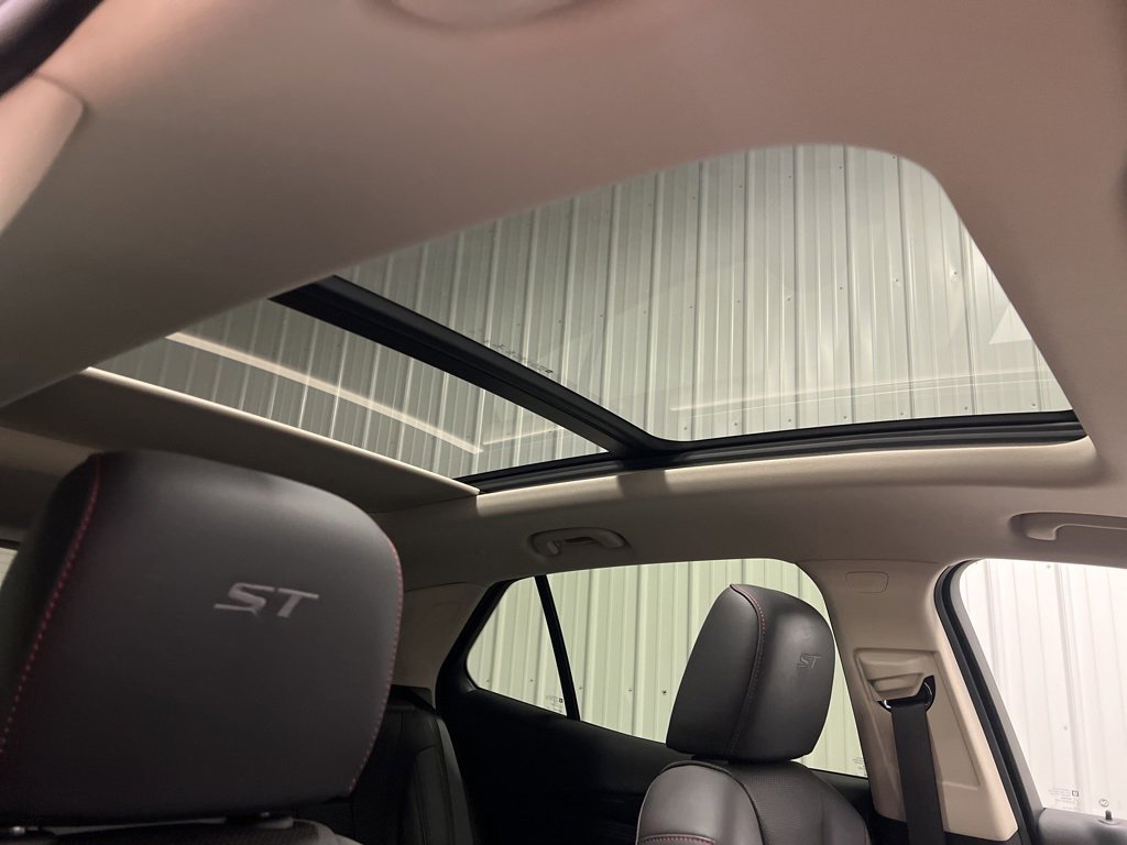 Certified 2023 Buick Envision Essence w/ Sport Touring Package image 17