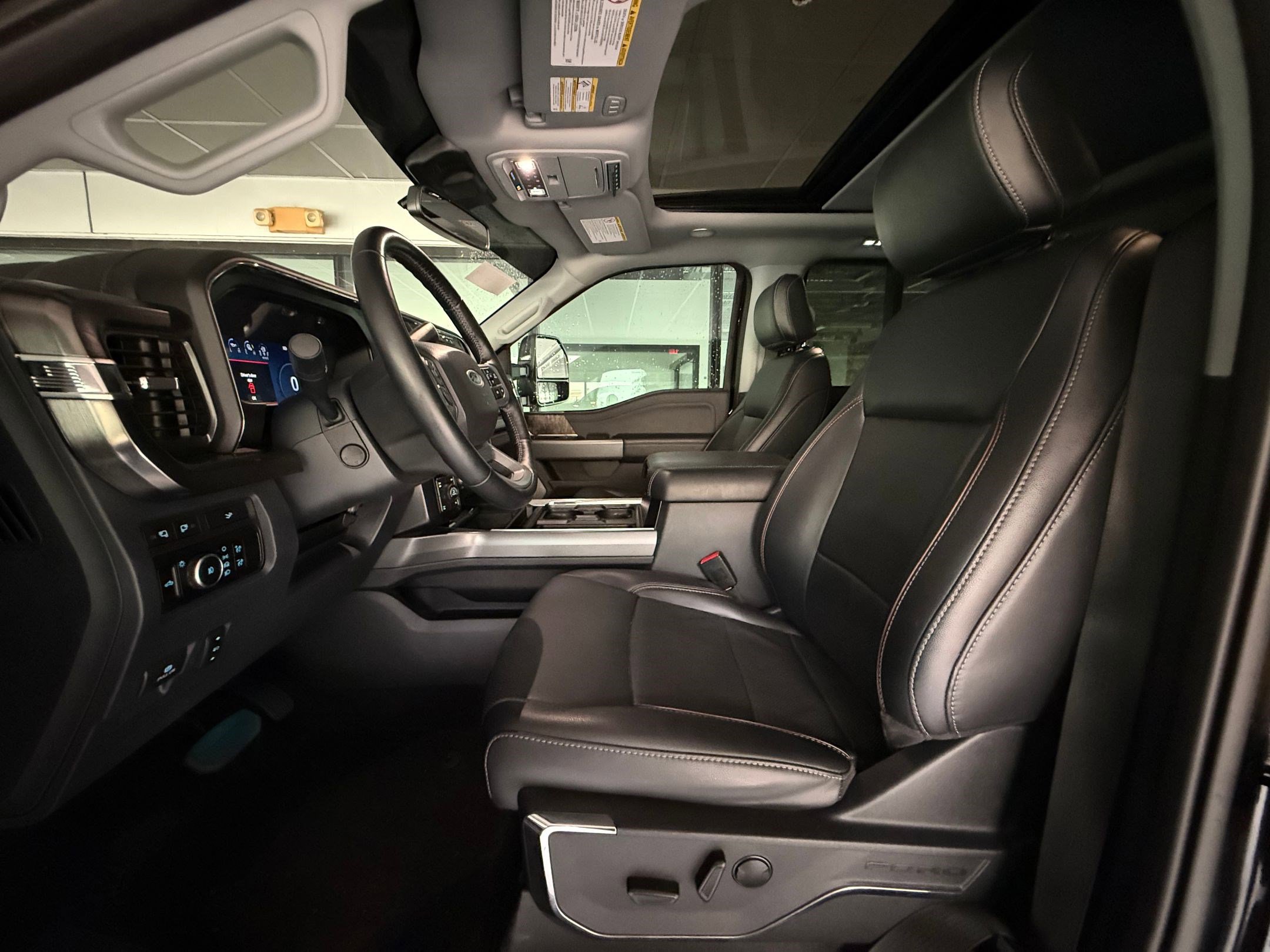 Used 2024 Ford F250 Lariat w/ Lariat Ultimate Package image 5