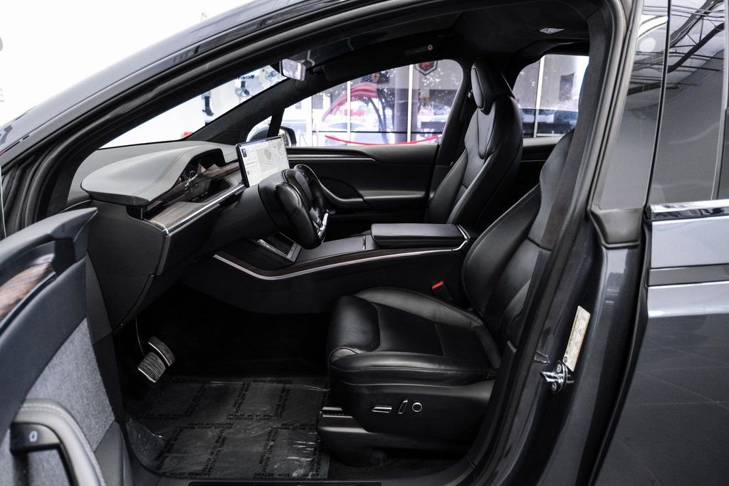 Used 2022 Tesla Model X image 4
