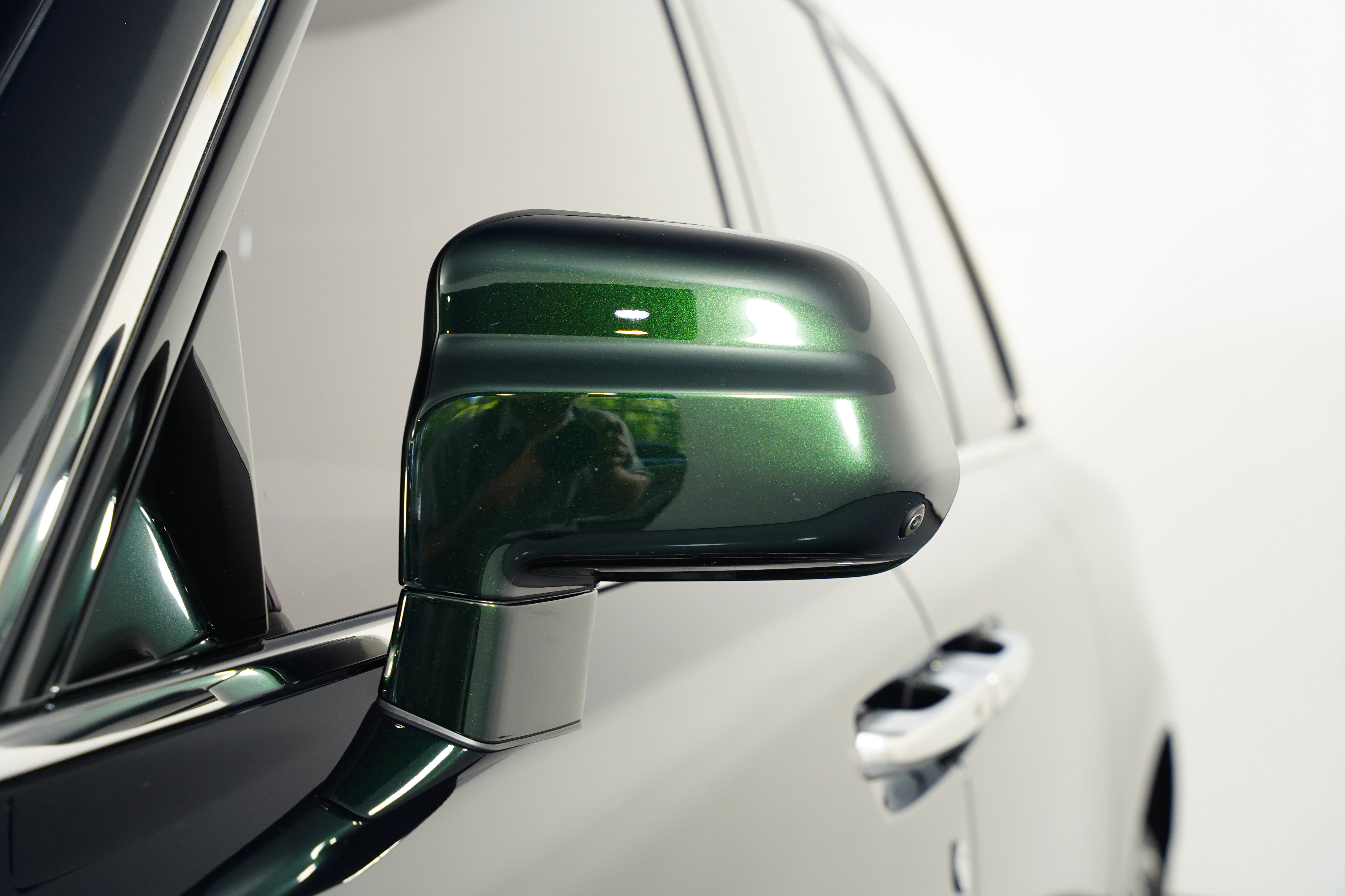 Used 2023 Rolls-Royce Cullinan w/ Cullinan Package image 95