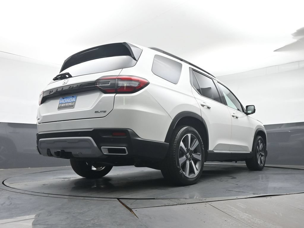 Certified 2023 Honda Pilot Elite image 37