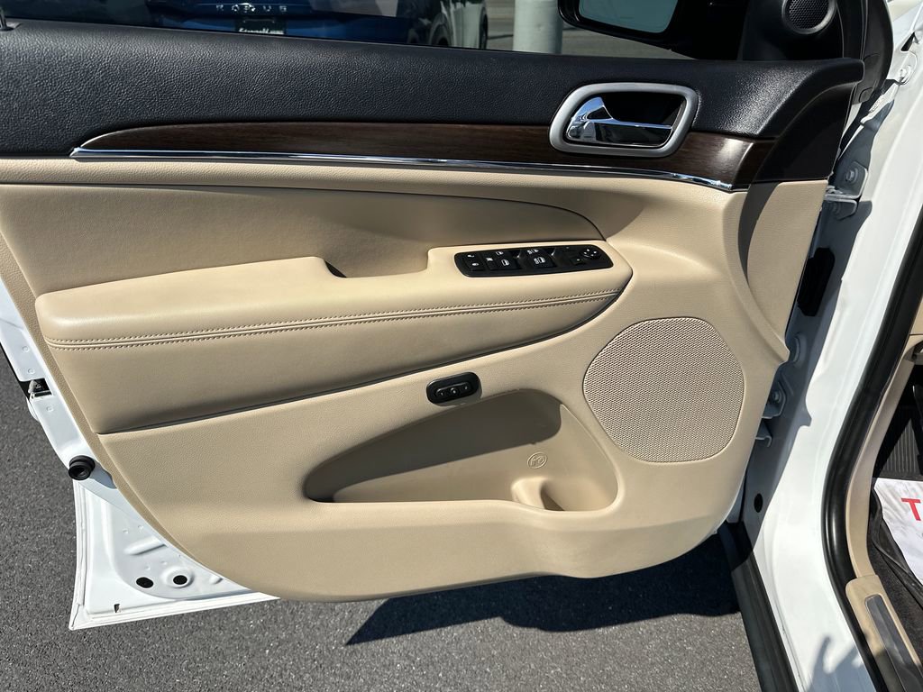 Used 2018 Jeep Grand Cherokee Limited image 14