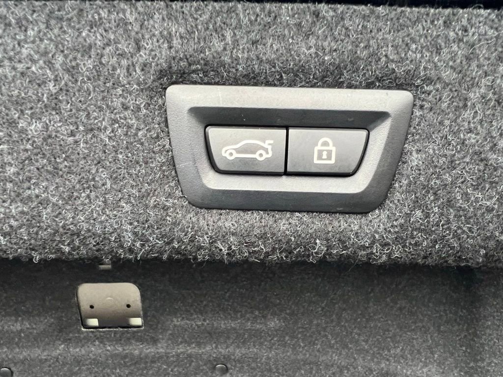 Used 2023 BMW 540i xDrive w/ Convenience Package image 21