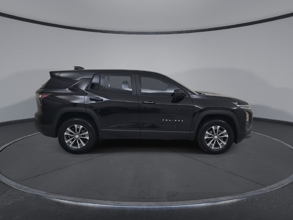 Used 2026 Chevrolet Equinox LT AWD/4WD image 18