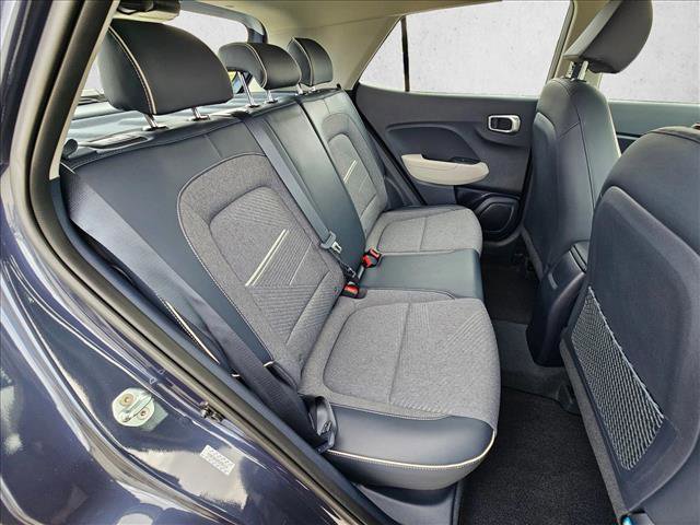 Used 2021 Hyundai Venue FWD image 21