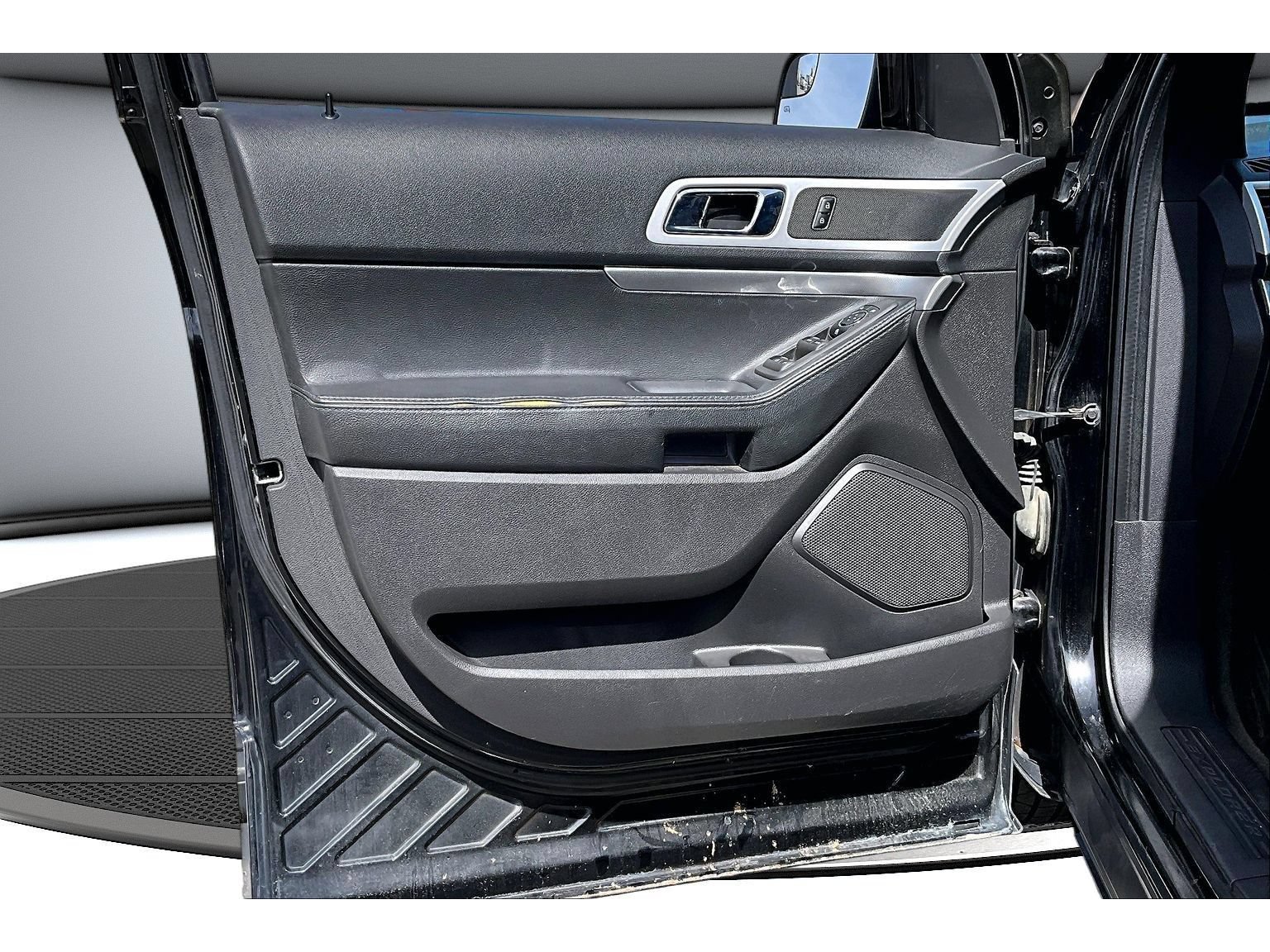 Used 2012 Ford Explorer XLT AWD/4WD image 32