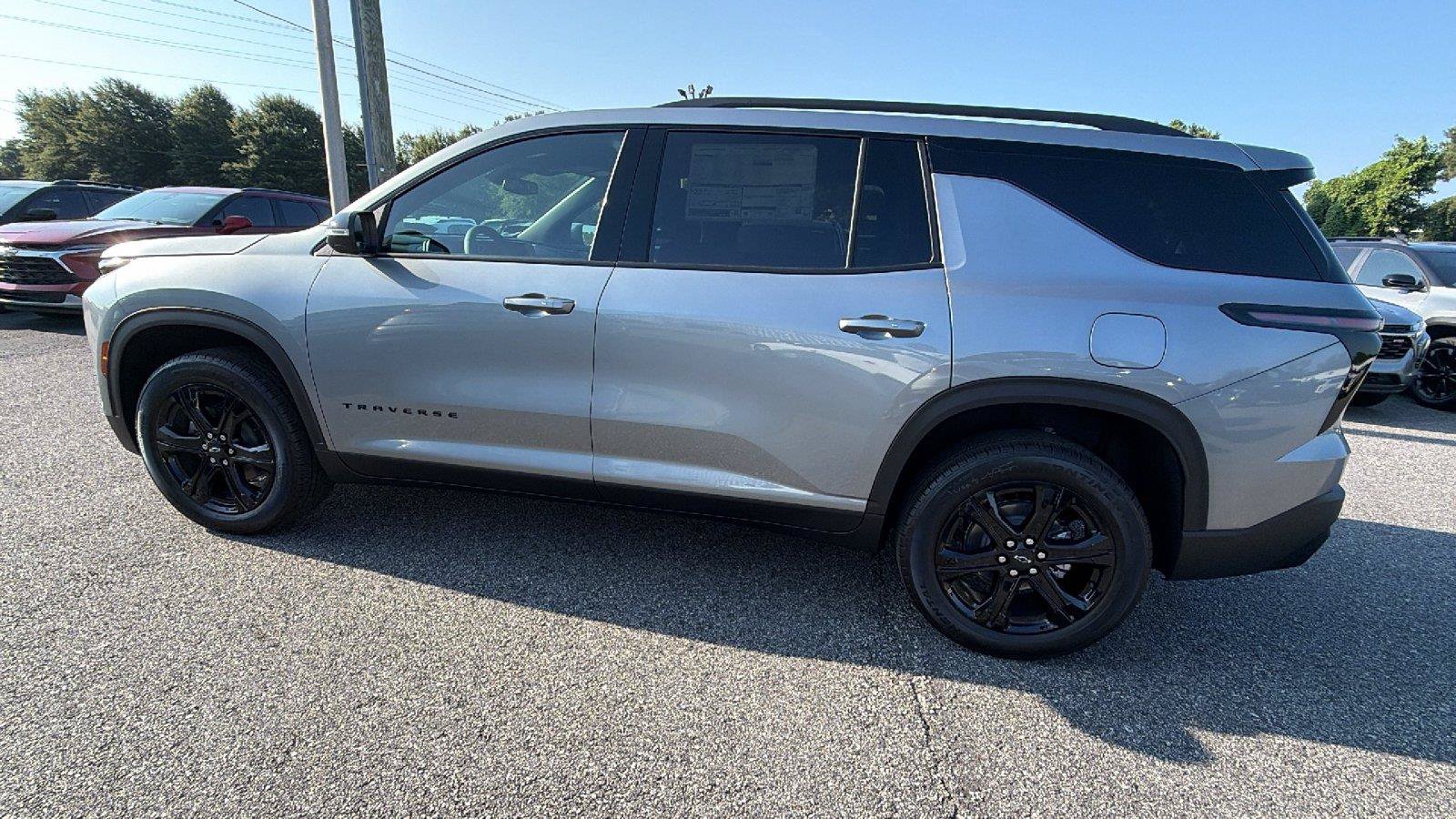 New 2027 Chevrolet Traverse LT w/ Midnight/Sport Edition FWD image 11