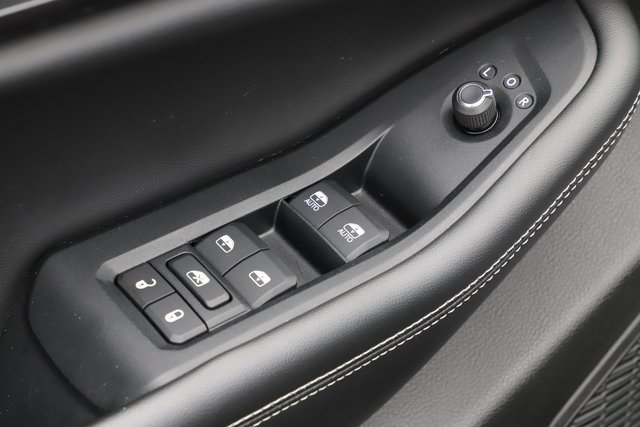 Used 2023 Jeep Grand Cherokee Laredo image 15