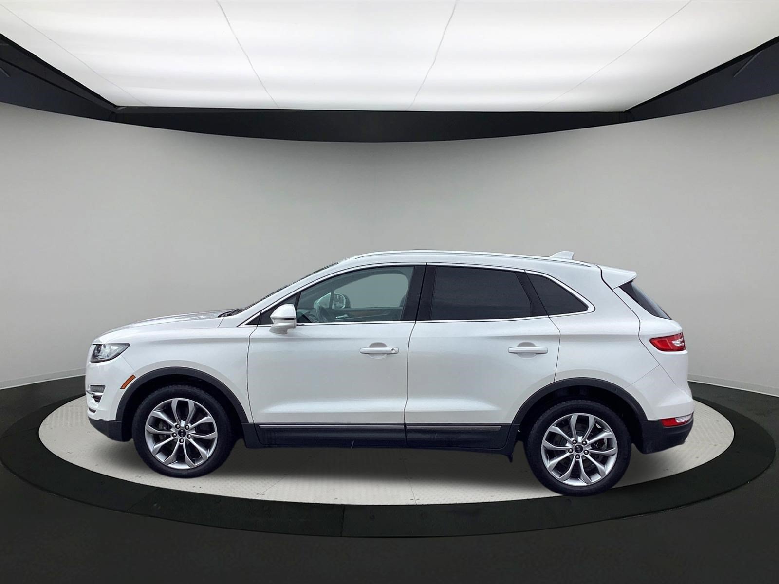 Used 2019 Lincoln MKC Select w/ Select Plus Package AWD/4WD image 5