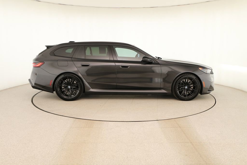 Used 2026 BMW M5 Touring AWD/4WD image 8