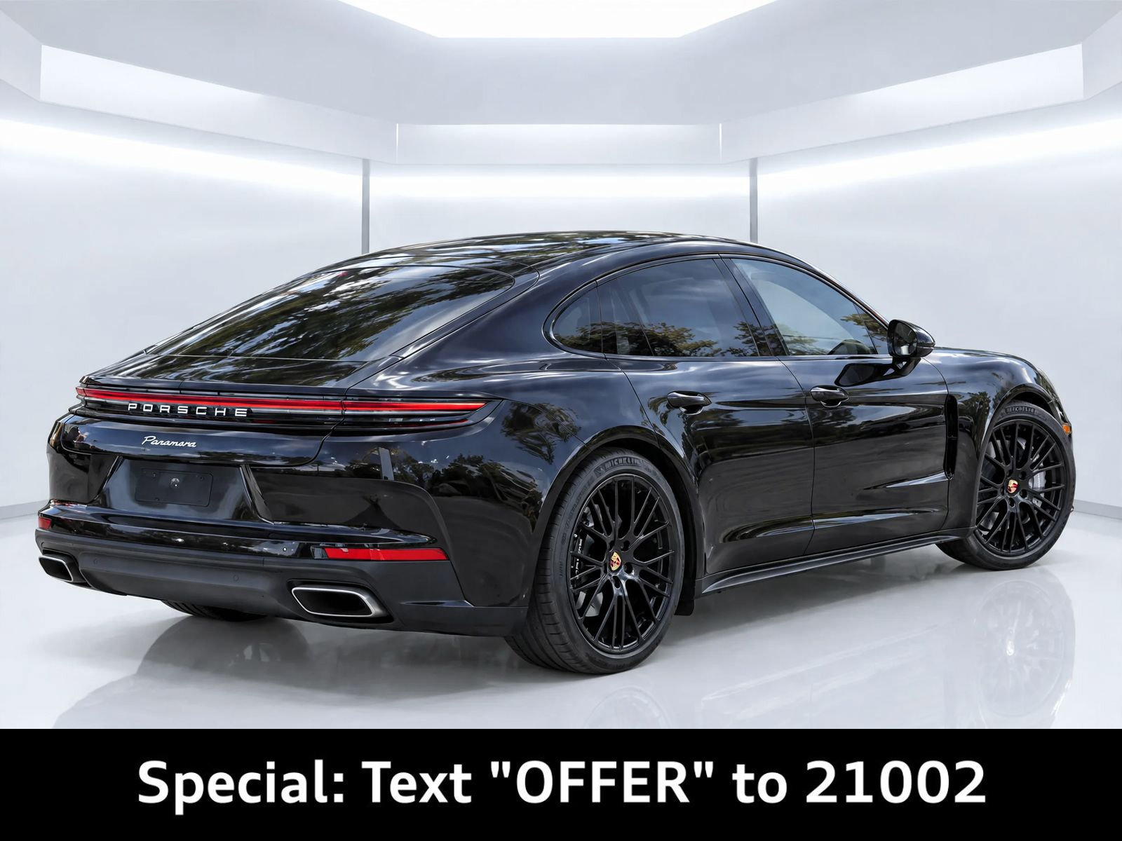 Used 2024 Porsche Panamera RWD image 4