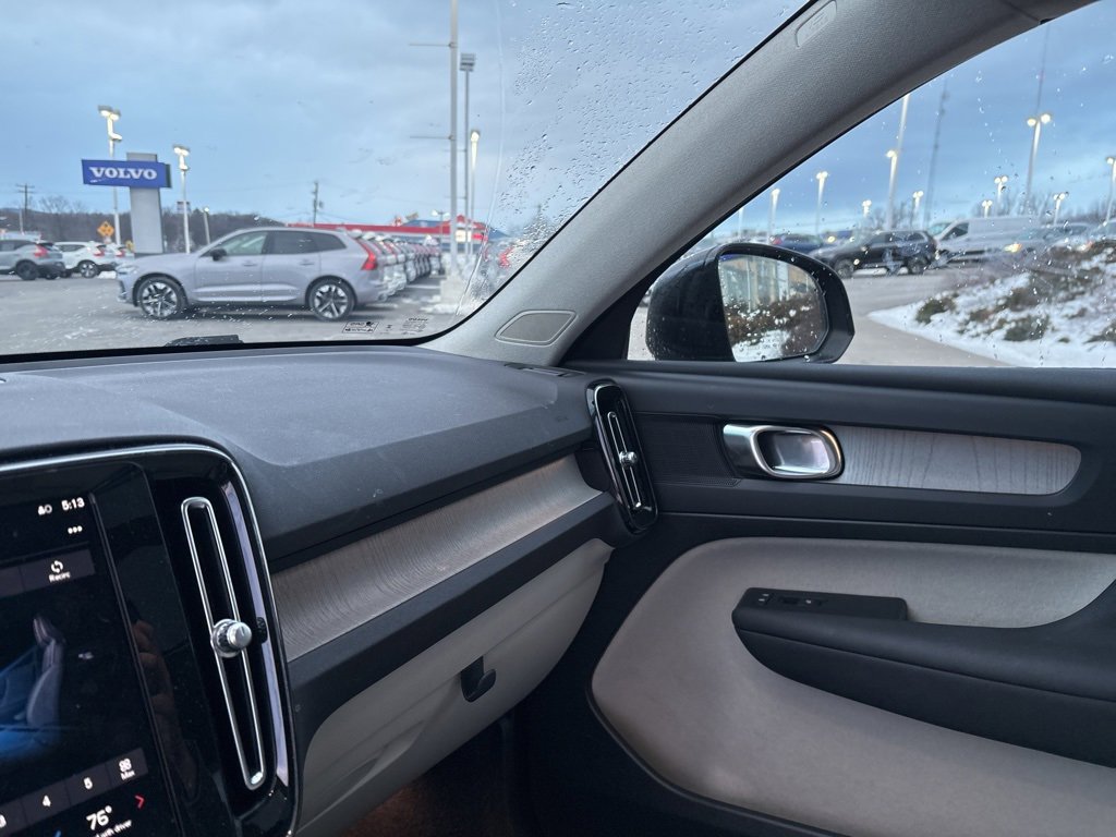 Certified 2023 Volvo XC40 B5 Plus w/ Protection Package Premier image 26