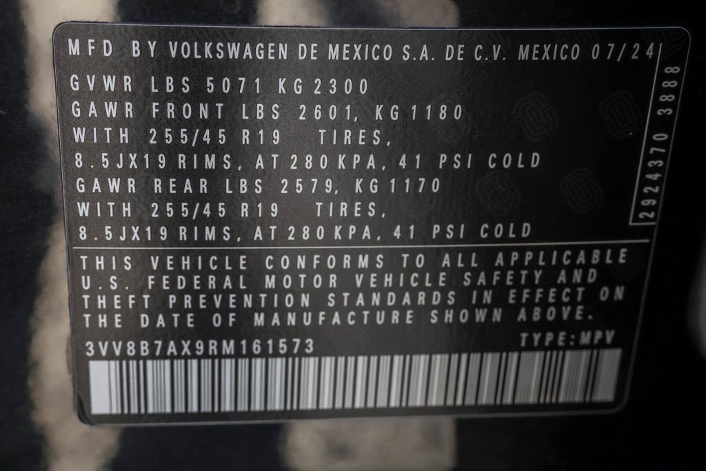Used 2024 Volkswagen Tiguan SE R-Line image 41