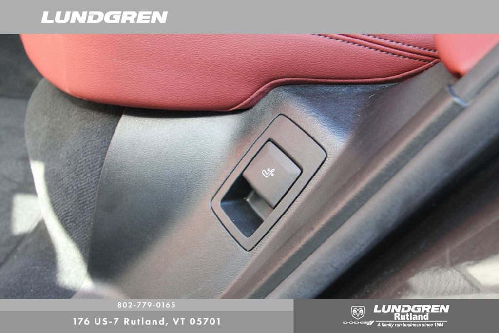 Used 2024 BMW X3 M40i w/ Premium Package image 38