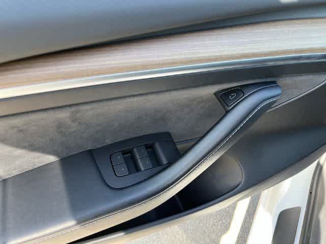 Used 2023 Tesla Model 3 Standard Range RWD image 33