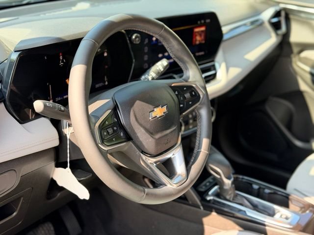 Used 2024 Chevrolet TrailBlazer LT w/ Convenience Package AWD/4WD image 9