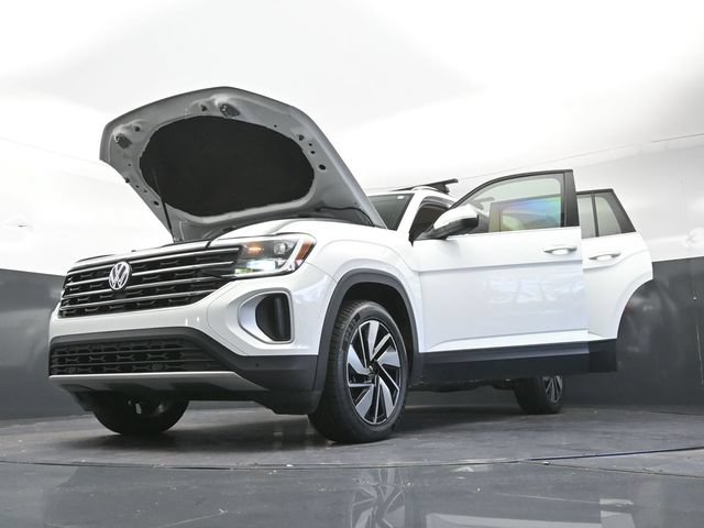 Used 2024 Volkswagen Atlas SE FWD image 45