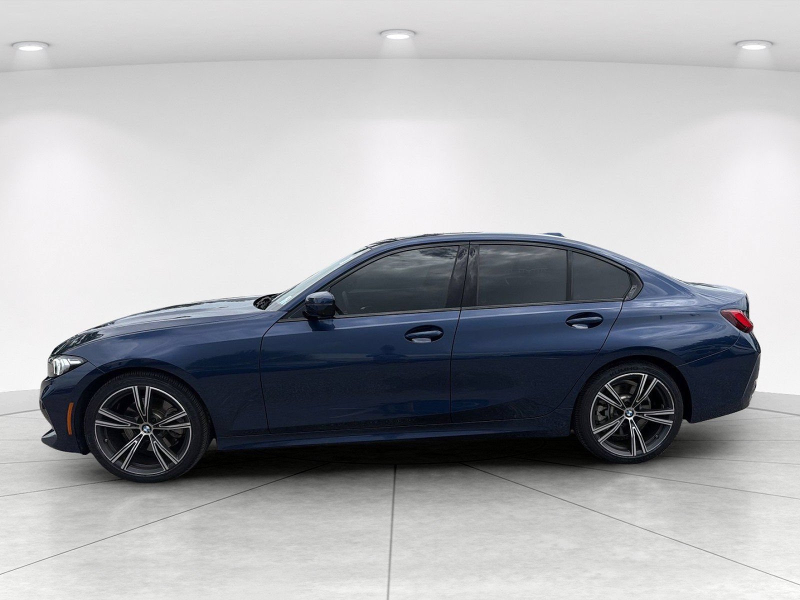 Used 2023 BMW 330i Sedan w/ Premium Package RWD image 7