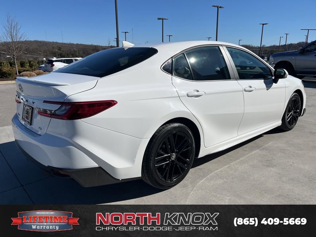Used 2025 Toyota Camry SE image 18