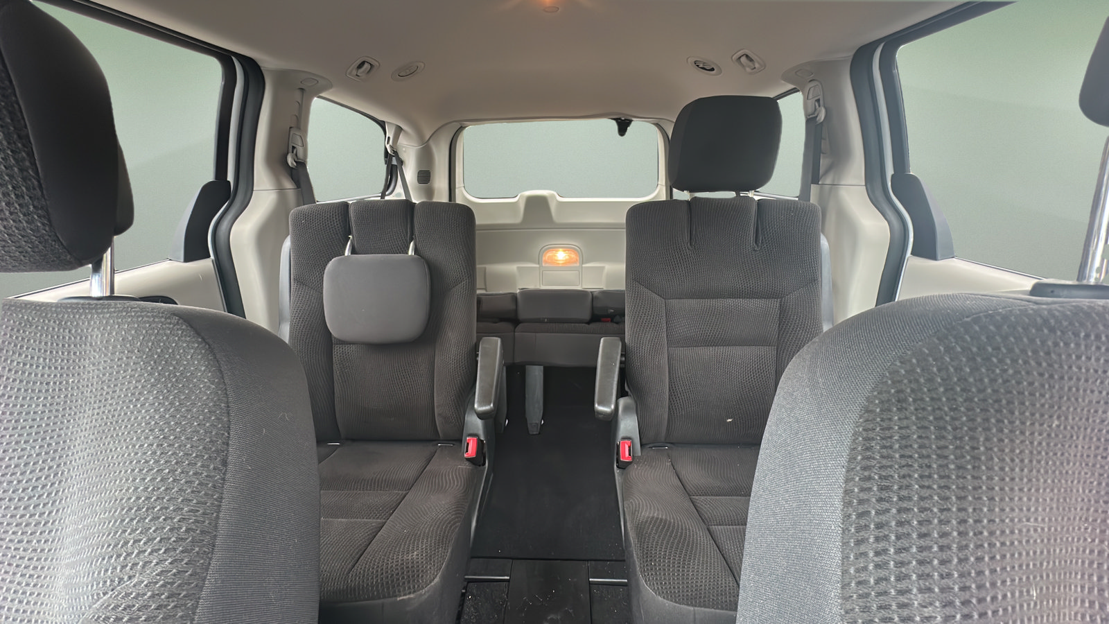 Used 2017 Dodge Grand Caravan SE w/ Power Window Group FWD image 18