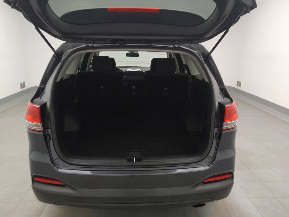 Used 2017 Kia Sorento LX image 29