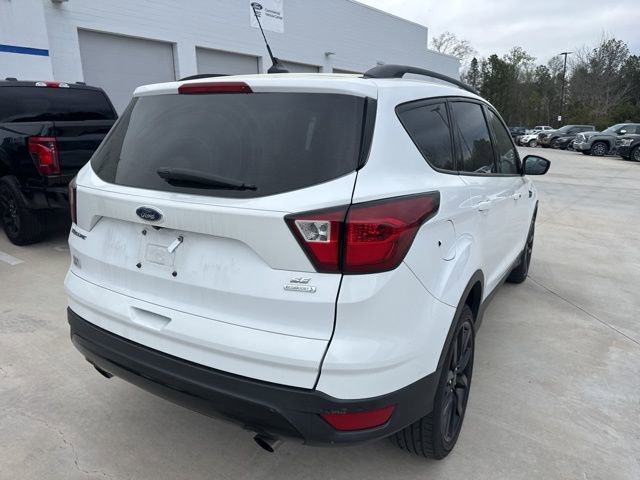 Used 2019 Ford Escape SE image 12