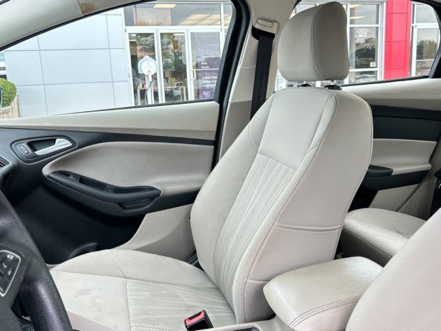 Used 2015 Ford Focus SE FWD image 24