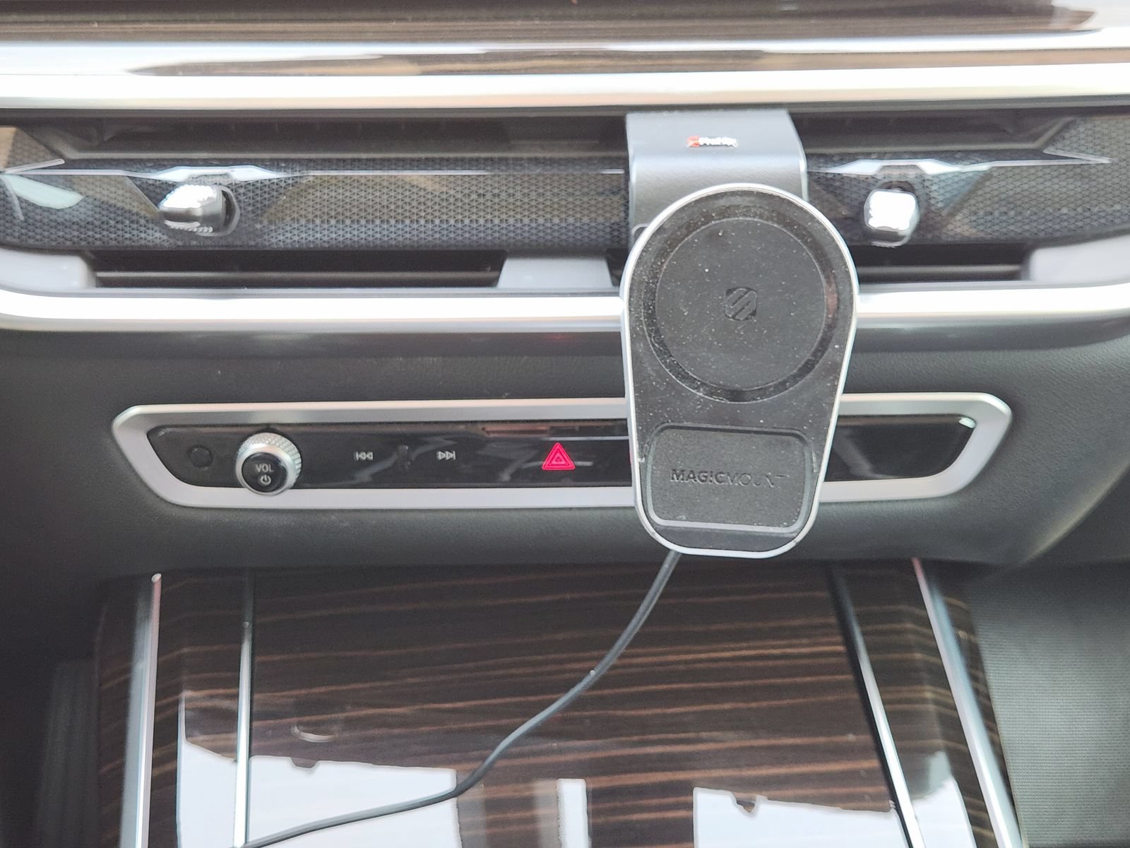 Used 2023 BMW X7 xDrive40i AWD/4WD image 21