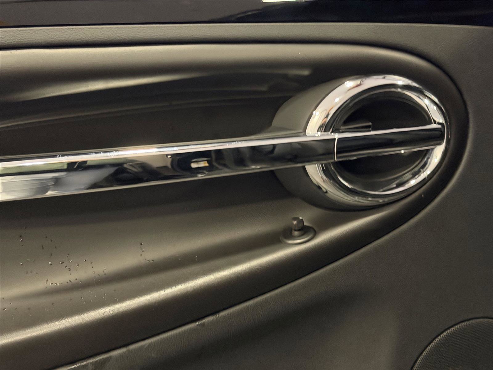 Used 2006 Chevrolet SSR w/ Preferred Equipment Group image 14