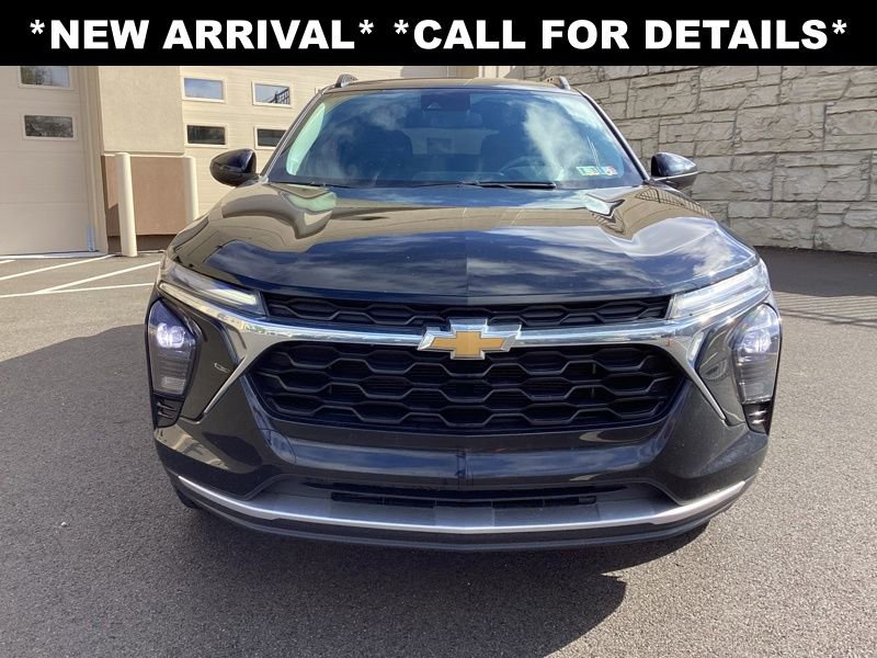 Used 2024 Chevrolet Trax LT image 2