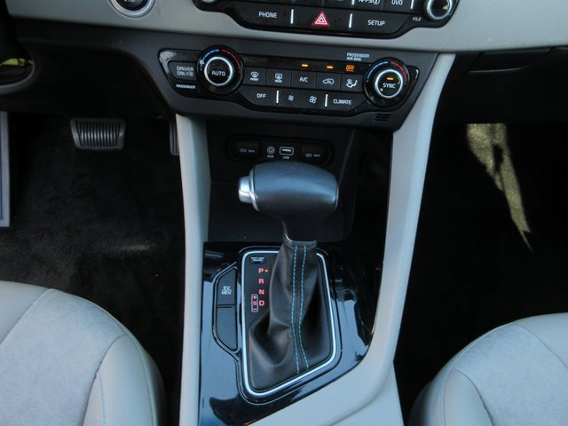Used 2019 Kia Niro EX image 19