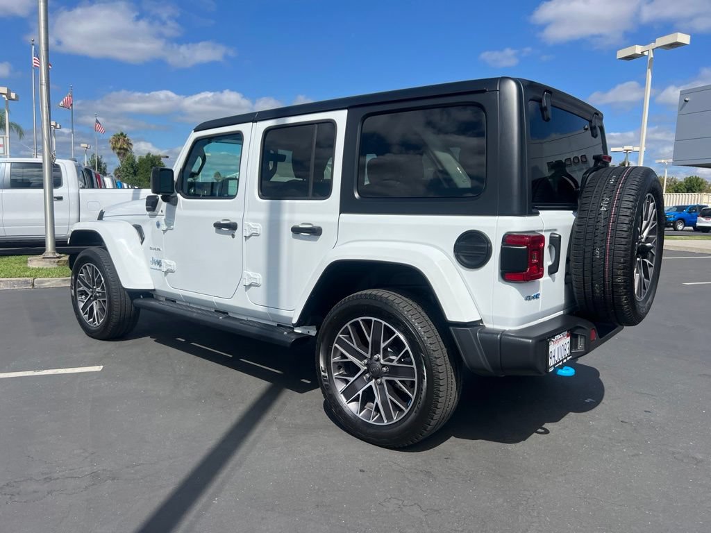 Used 2023 Jeep Wrangler Unlimited Sahara AWD/4WD image 21