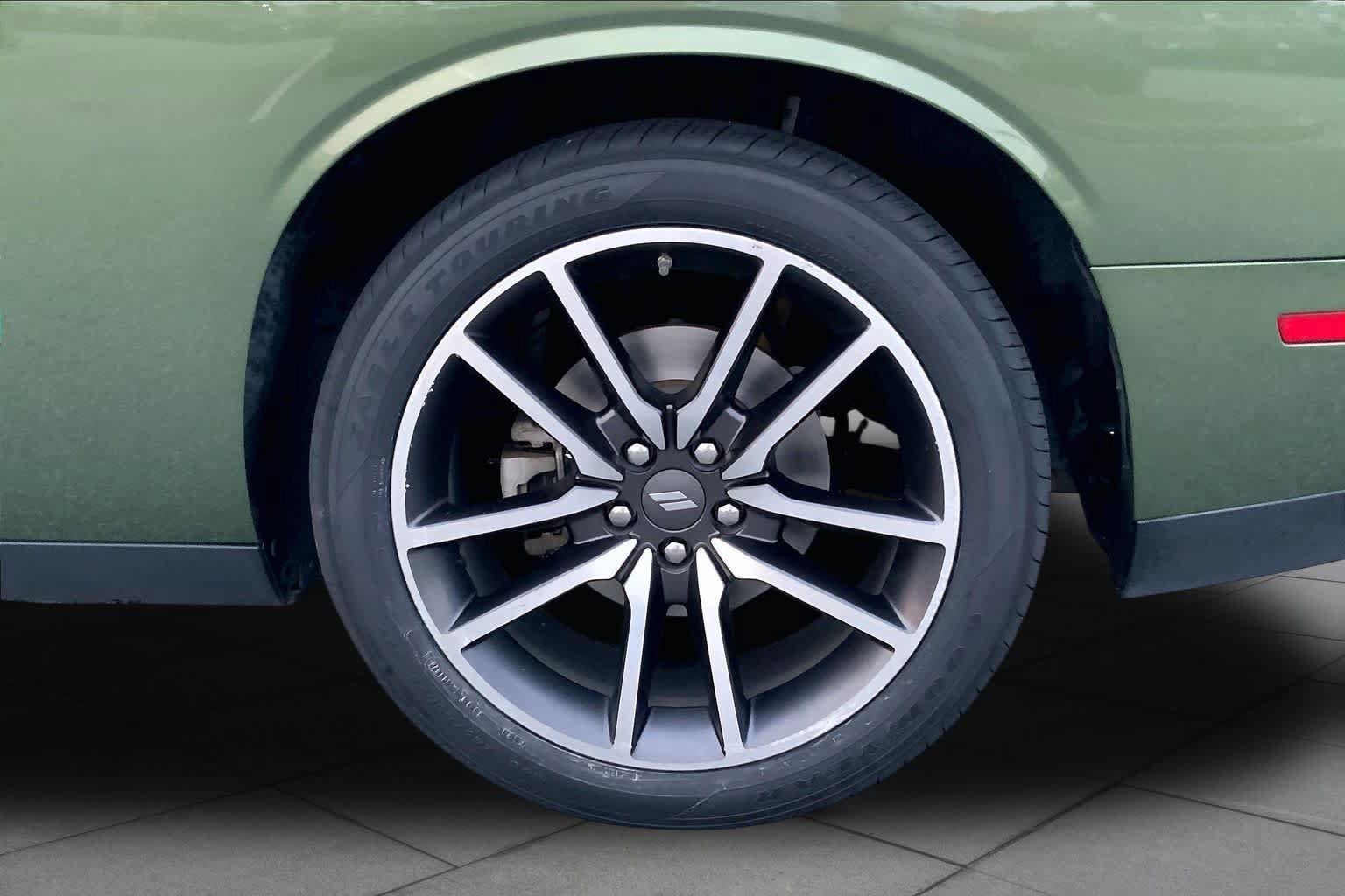 Used 2023 Dodge Challenger R/T RWD image 9