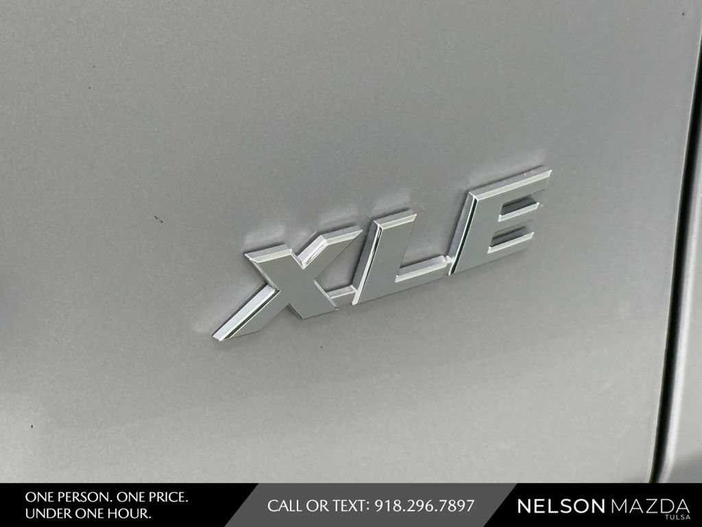 Used 2020 Toyota RAV4 XLE FWD image 17