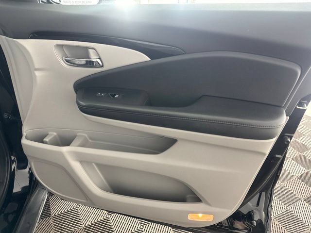 Used 2019 Honda Pilot Touring image 30