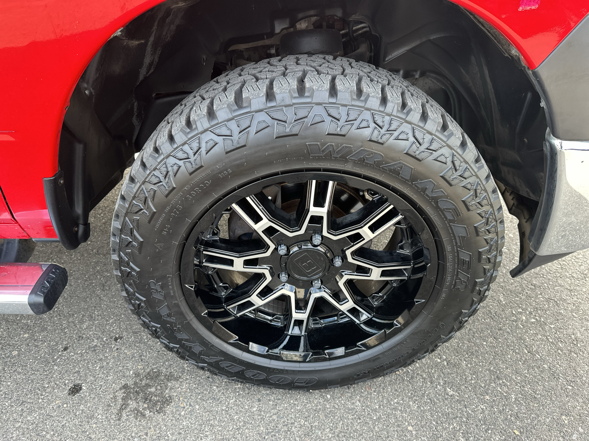 Used 2017 RAM 1500 ST w/ SXT Appearance Group AWD/4WD image 10