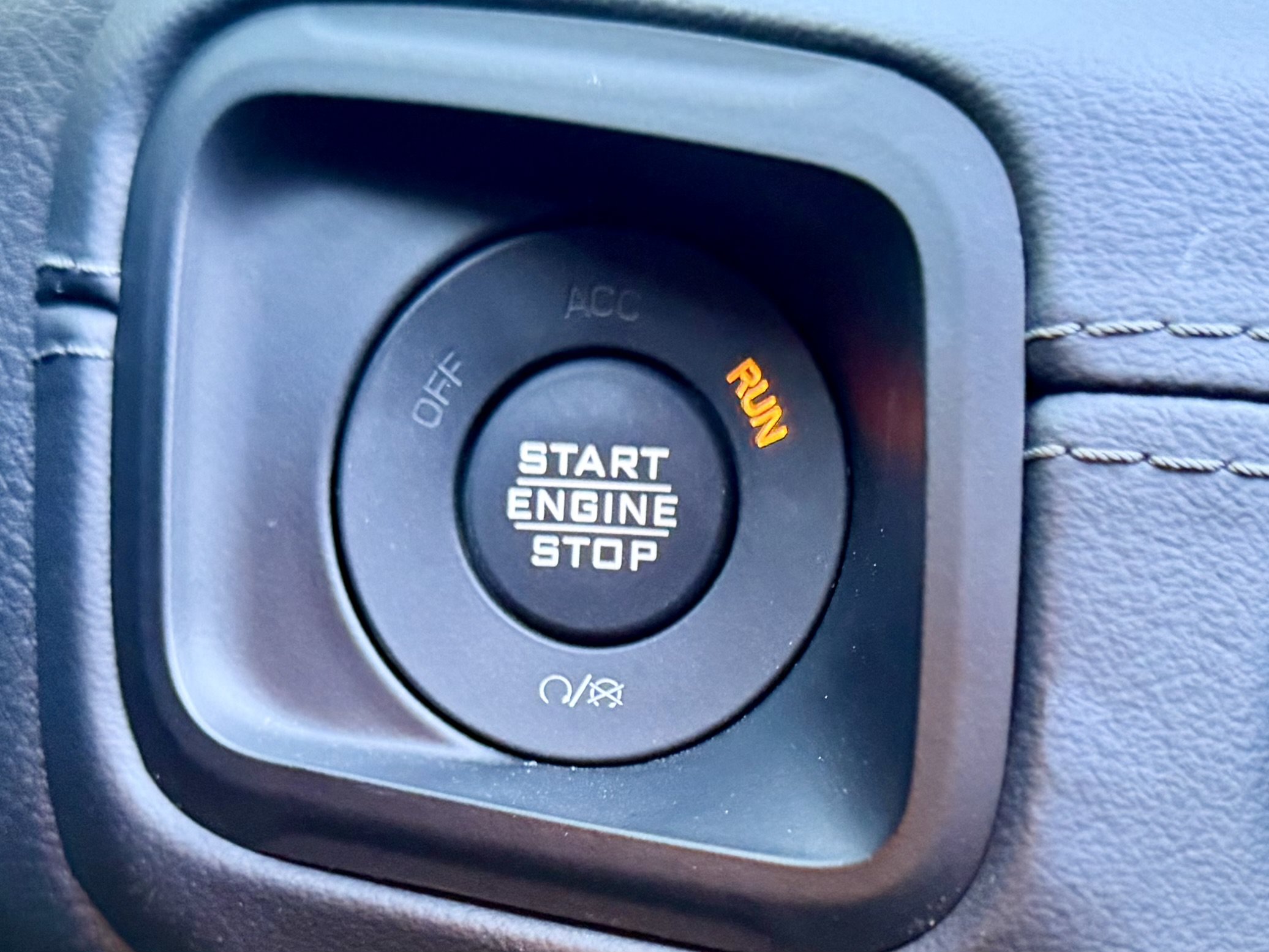 Used 2025 Jeep Wrangler Unlimited Rubicon AWD/4WD image 39