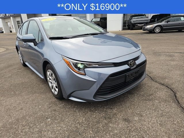 Used 2024 Toyota Corolla LE image 2