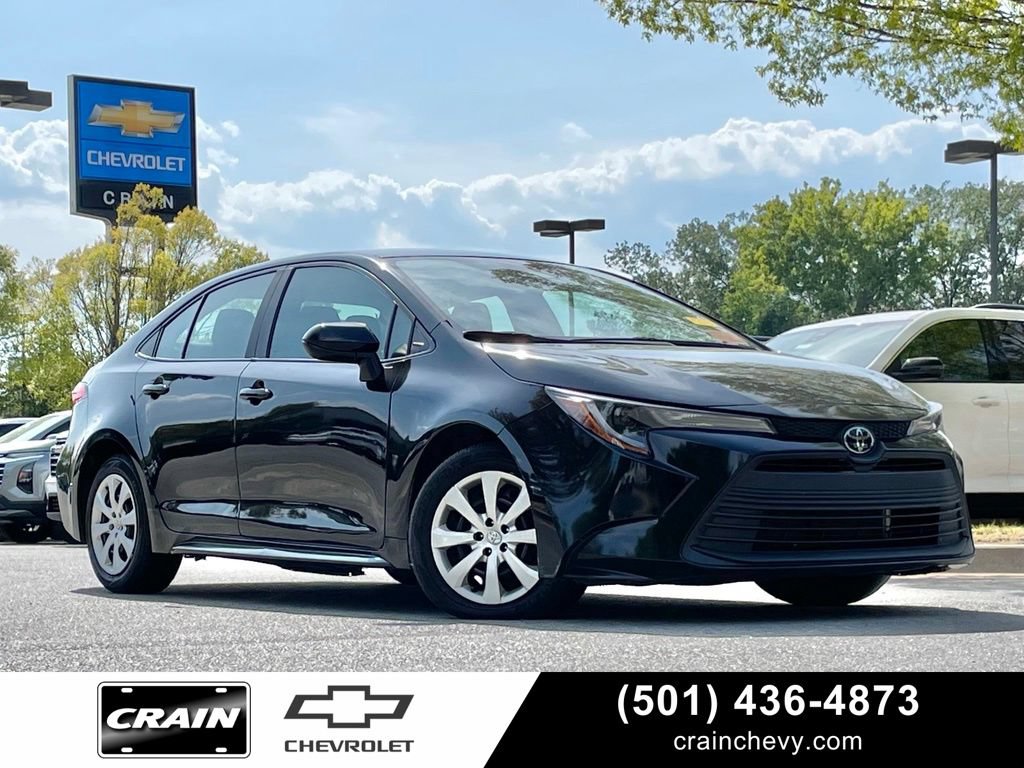 Used 2024 Toyota Corolla LE FWD image 1